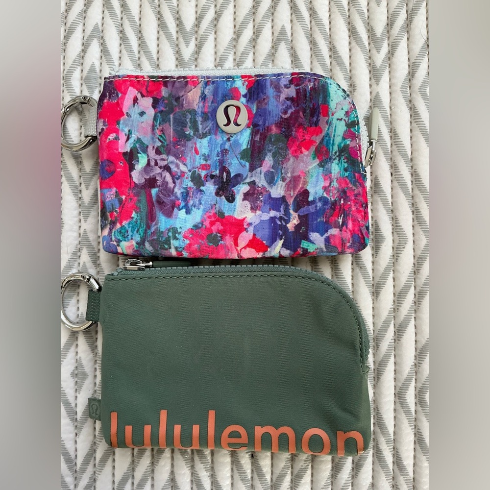 Set of card pouches